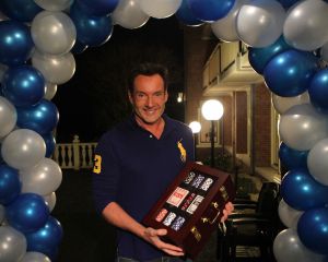 15-02-2011 SHOWBIZZ; JAAP BUIJS WORDT 65 JAAR EN DAAROM EEN FEESTJE. Het was een verrassingsfeestje voor Jaap Buijs georganisserd door zijn zoon en dochter. Hotel Spaander aan de Dijk was omgetoverd in een zeer sfeervol paleisje voor de jarige loco burgemeester van Volendam.
foto: Albert den Iseger