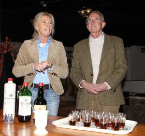 12-02-2011 SHOWBIZZ; FAMILIEBEDRIJVEN IN BEELD BIJ OMROEP MAXX. Omroep MAXX komt vanaf 15 Februarie op Ned 2 met het programma DE OUDSTE FAMILIEBEDRIJVEN VAN NEDERLAND. Vele oude familie s  worden prive gevolgt door camera en geluid. Er komen 9 oude Nederlandse familie s in beeld.oa. Van Bommel, Joustra Sonnenberg en Van Zuylen van Nijevelt.
foto: Albert den Iseger