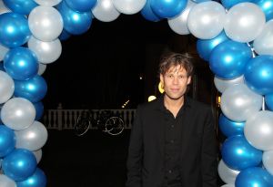 15-02-2011 SHOWBIZZ; JAAP BUIJS WORDT 65 JAAR EN DAAROM EEN FEESTJE. Het was een verrassingsfeestje voor Jaap Buijs georganisserd door zijn zoon en dochter. Hotel Spaander aan de Dijk was omgetoverd in een zeer sfeervol paleisje voor de jarige loco burgemeester van Volendam.
foto: Albert den Iseger