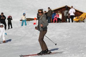 23-02-2011 KONINKLIJK HUIS: KONINKLIJKE FAMILIE OP WINTERSPORT IN LECH.Prins Willem-Alexander, Prinses Maxima,   Prinsessen Amalia, Alexia en Ariana. Koningin Beatrix, Prins Constantijn, Prinses Laurentien, Gravin  Eloise, Claus-Casimir en Leonore,Prinses Mabel en Prins Friso met hun kinderen Luana en Zaria poseerden weer voor de media in het Oostenrijkse Lech.
foto: Albert den Iseger.