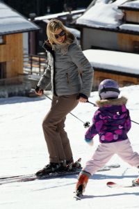 23-02-2011 KONINKLIJK HUIS: KONINKLIJKE FAMILIE OP WINTERSPORT IN LECH.Prins Willem-Alexander, Prinses Maxima,   Prinsessen Amalia, Alexia en Ariana. Koningin Beatrix, Prins Constantijn, Prinses Laurentien, Gravin  Eloise, Claus-Casimir en Leonore,Prinses Mabel en Prins Friso met hun kinderen Luana en Zaria poseerden weer voor de media in het Oostenrijkse Lech.
foto: Albert den Iseger.