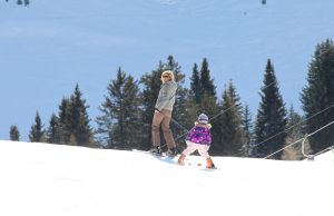 23-02-2011 KONINKLIJK HUIS: KONINKLIJKE FAMILIE OP WINTERSPORT IN LECH.Prins Willem-Alexander, Prinses Maxima,   Prinsessen Amalia, Alexia en Ariana. Koningin Beatrix, Prins Constantijn, Prinses Laurentien, Gravin  Eloise, Claus-Casimir en Leonore,Prinses Mabel en Prins Friso met hun kinderen Luana en Zaria poseerden weer voor de media in het Oostenrijkse Lech.
foto: Albert den Iseger.