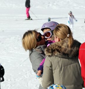 23-02-2011 KONINKLIJK HUIS: KONINKLIJKE FAMILIE OP WINTERSPORT IN LECH.Prins Willem-Alexander, Prinses Maxima,   Prinsessen Amalia, Alexia en Ariana. Koningin Beatrix, Prins Constantijn, Prinses Laurentien, Gravin  Eloise, Claus-Casimir en Leonore,Prinses Mabel en Prins Friso met hun kinderen Luana en Zaria poseerden weer voor de media in het Oostenrijkse Lech.
foto: Albert den Iseger.