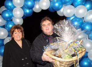 15-02-2011 SHOWBIZZ; JAAP BUIJS WORDT 65 JAAR EN DAAROM EEN FEESTJE. Het was een verrassingsfeestje voor Jaap Buijs georganisserd door zijn zoon en dochter. Hotel Spaander aan de Dijk was omgetoverd in een zeer sfeervol paleisje voor de jarige loco burgemeester van Volendam.
foto: Albert den Iseger