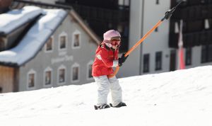 23-02-2011 KONINKLIJK HUIS: KONINKLIJKE FAMILIE OP WINTERSPORT IN LECH.Prins Willem-Alexander, Prinses Maxima,   Prinsessen Amalia, Alexia en Ariana. Koningin Beatrix, Prins Constantijn, Prinses Laurentien, Gravin  Eloise, Claus-Casimir en Leonore,Prinses Mabel en Prins Friso met hun kinderen Luana en Zaria poseerden weer voor de media in het Oostenrijkse Lech.
foto: Albert den Iseger.