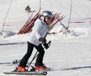 23-02-2011 KONINKLIJK HUIS: KONINKLIJKE FAMILIE OP WINTERSPORT IN LECH.Prins Willem-Alexander, Prinses Maxima,   Prinsessen Amalia, Alexia en Ariana. Koningin Beatrix, Prins Constantijn, Prinses Laurentien, Gravin  Eloise, Claus-Casimir en Leonore,Prinses Mabel en Prins Friso met hun kinderen Luana en Zaria poseerden weer voor de media in het Oostenrijkse Lech.
foto: Albert den Iseger.