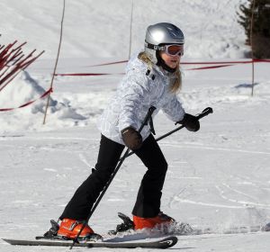 23-02-2011 KONINKLIJK HUIS: KONINKLIJKE FAMILIE OP WINTERSPORT IN LECH.Prins Willem-Alexander, Prinses Maxima,   Prinsessen Amalia, Alexia en Ariana. Koningin Beatrix, Prins Constantijn, Prinses Laurentien, Gravin  Eloise, Claus-Casimir en Leonore,Prinses Mabel en Prins Friso met hun kinderen Luana en Zaria poseerden weer voor de media in het Oostenrijkse Lech.
foto: Albert den Iseger.