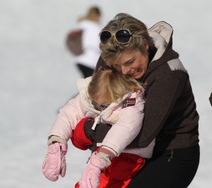 23-02-2011 KONINKLIJK HUIS: KONINKLIJKE FAMILIE OP WINTERSPORT IN LECH.Prins Willem-Alexander, Prinses Maxima,   Prinsessen Amalia, Alexia en Ariana. Koningin Beatrix, Prins Constantijn, Prinses Laurentien, Gravin  Eloise, Claus-Casimir en Leonore,Prinses Mabel en Prins Friso met hun kinderen Luana en Zaria poseerden weer voor de media in het Oostenrijkse Lech.
foto: Albert den Iseger.