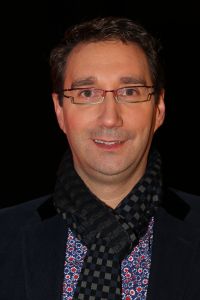 2-2-2011 SHOBIZZ; STERREN SCHITTEREN OP HET IJS. Tien bekende Nederlanders zullen wekelijks samen met hun vaste ice partner een kur schaatsen. Een deskundige jury beoordeelt de prestatie en samen met het publiek welk koppel er wekelijks afvalt. Nance en Gerard Joling presenteren Sterren Dansen op het Ijs.
foto: Albert den Iseger.