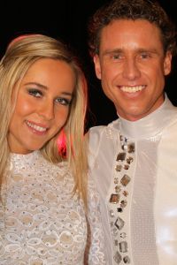 2-2-2011 SHOBIZZ; STERREN SCHITTEREN OP HET IJS. Tien bekende Nederlanders zullen wekelijks samen met hun vaste ice partner een kur schaatsen. Een deskundige jury beoordeelt de prestatie en samen met het publiek welk koppel er wekelijks afvalt. Nance en Gerard Joling presenteren Sterren Dansen op het Ijs.
foto: Albert den Iseger.