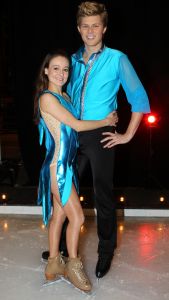 2-2-2011 SHOBIZZ; STERREN SCHITTEREN OP HET IJS. Tien bekende Nederlanders zullen wekelijks samen met hun vaste ice partner een kur schaatsen. Een deskundige jury beoordeelt de prestatie en samen met het publiek welk koppel er wekelijks afvalt. Nance en Gerard Joling presenteren Sterren Dansen op het Ijs.
foto: Albert den Iseger.