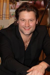 15-02-2011 SHOWBIZZ; LINDA DE MOL EN JEROEN VAN KONINGSBRUGGE SAMEN IN TV SERIE.
Nieuwe Nederlandse comedy IEDEREEN IS GEK OP JACK straks op RTL 4 TE ZIEN.Vanaf 26 Februari zendt RTL 4 dertien afleveringen uit van de komische serie.
foto: Albert den Iseger.