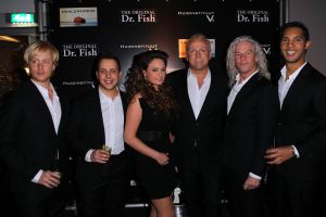 02-02-2012 SHOWBIZZ; L.A. THE VOICES PREMIERE EMOTIONEEL EN GROOT SUCCES. Het was een premiere waar Gordon lang van had gedroomd. Met zijn Voices en zijn grote liefde Raoul had Gordon de avond van zijn leven.Vele vrienden waren naar Utrecht gekomen om het feestje mee te beleven. Het werd echter geen feestje maar een groot feest vol met mooie muziek_emotie en liefde.
foto: Albert den Iseger