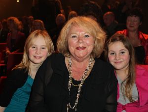 02-02-2012 SHOWBIZZ; L.A. THE VOICES PREMIERE EMOTIONEEL EN GROOT SUCCES. Het was een premiere waar Gordon lang van had gedroomd. Met zijn Voices en zijn grote liefde Raoul had Gordon de avond van zijn leven.Vele vrienden waren naar Utrecht gekomen om het feestje mee te beleven. Het werd echter geen feestje maar een groot feest vol met mooie muziek_emotie en liefde.
foto: Albert den Iseger