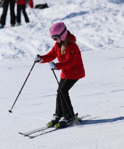 18-02-2013 KONINKLIJK HUIS: KONINKLIJKE FAMILIE IN LECH VOOR WINTERSPORT VAKANTIE.
Lech - In het Oostenrijkse Lech was maandagochtend om 10 uur het fotomoment van de koninklijke familie. Prinses Mabel en haar kinderen waren daar niet bij, maar zij is wel in Lech.
In het kerkje in Lech werd zondagavond een herdenkingsdienst gehouden voor prins Friso die vorig jaar ernstig gewond raakte toen hij onder een lawine terecht kwam. 

Hij ligt nog steeds met ernstig letsel in het ziekenhuis in Londen. Het fotomoment aan het begin van de wintersport vakantie was de laatste voor koningin Beatrix in de hoedanigheid als koningin. Daardoor was er veel meer pers aanwezig dan in voorgaande jaren.
foto: Albert den Iseger.