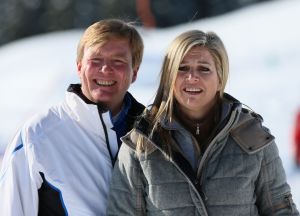 18-02-2013 KONINKLIJK HUIS: KONINKLIJKE FAMILIE IN LECH VOOR WINTERSPORT VAKANTIE.
Lech - In het Oostenrijkse Lech was maandagochtend om 10 uur het fotomoment van de koninklijke familie. Prinses Mabel en haar kinderen waren daar niet bij, maar zij is wel in Lech.
In het kerkje in Lech werd zondagavond een herdenkingsdienst gehouden voor prins Friso die vorig jaar ernstig gewond raakte toen hij onder een lawine terecht kwam. 

Hij ligt nog steeds met ernstig letsel in het ziekenhuis in Londen. Het fotomoment aan het begin van de wintersport vakantie was de laatste voor koningin Beatrix in de hoedanigheid als koningin. Daardoor was er veel meer pers aanwezig dan in voorgaande jaren.
foto: Albert den Iseger.