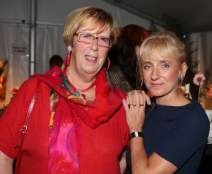 01-02-2014 SHOWBIZZ; BERDIEN STENBERG LAAT WEER EENS VAN ZICH HOREN. Berdien Stenberg (56) laat deze maand van zich horen, op een manier die we nog niet van haar kennen. Vandaag onthult Evert Santegoeds op de PRIVE pagina welk geheim gevecht Berdien leverde,  af en toe gesteund door bijna buurvrouw Annemarie Jorritsma.
foto: Albert den Iseger.