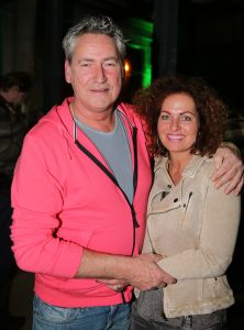 12-02-2014 SHOWBIZZ; BOEREN FEESTJE WAS ER EEN ZONDER MELK. Veel boeren uit het programma B.Z.V. waren naar Utrecht gekomen om met elkaar een flink biertje te drinken, te lachen en vooral te kijken naar de duizend vrouwen die waren komen opdraven. Het was een KNAL feest waarvan Yvon Jaspers rode oortjes kreeg.
foto: Albert den Iseger.