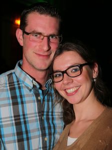 12-02-2014 SHOWBIZZ; BOEREN FEESTJE WAS ER EEN ZONDER MELK. Veel boeren uit het programma B.Z.V. waren naar Utrecht gekomen om met elkaar een flink biertje te drinken, te lachen en vooral te kijken naar de duizend vrouwen die waren komen opdraven. Het was een KNAL feest waarvan Yvon Jaspers rode oortjes kreeg.
foto: Albert den Iseger.