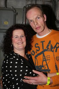 12-02-2014 SHOWBIZZ; BOEREN FEESTJE WAS ER EEN ZONDER MELK. Veel boeren uit het programma B.Z.V. waren naar Utrecht gekomen om met elkaar een flink biertje te drinken, te lachen en vooral te kijken naar de duizend vrouwen die waren komen opdraven. Het was een KNAL feest waarvan Yvon Jaspers rode oortjes kreeg.
foto: Albert den Iseger.