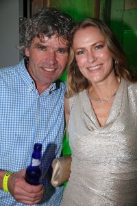 12-02-2014 SHOWBIZZ; BOEREN FEESTJE WAS ER EEN ZONDER MELK. Veel boeren uit het programma B.Z.V. waren naar Utrecht gekomen om met elkaar een flink biertje te drinken, te lachen en vooral te kijken naar de duizend vrouwen die waren komen opdraven. Het was een KNAL feest waarvan Yvon Jaspers rode oortjes kreeg.
foto: Albert den Iseger.