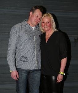 12-02-2014 SHOWBIZZ; BOEREN FEESTJE WAS ER EEN ZONDER MELK. Veel boeren uit het programma B.Z.V. waren naar Utrecht gekomen om met elkaar een flink biertje te drinken, te lachen en vooral te kijken naar de duizend vrouwen die waren komen opdraven. Het was een KNAL feest waarvan Yvon Jaspers rode oortjes kreeg.
foto: Albert den Iseger.