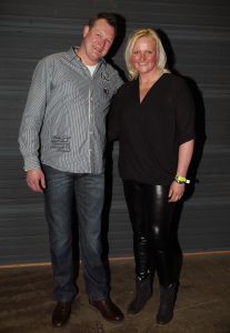 12-02-2014 SHOWBIZZ; BOEREN FEESTJE WAS ER EEN ZONDER MELK. Veel boeren uit het programma B.Z.V. waren naar Utrecht gekomen om met elkaar een flink biertje te drinken, te lachen en vooral te kijken naar de duizend vrouwen die waren komen opdraven. Het was een KNAL feest waarvan Yvon Jaspers rode oortjes kreeg.
foto: Albert den Iseger.