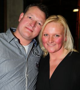 12-02-2014 SHOWBIZZ; BOEREN FEESTJE WAS ER EEN ZONDER MELK. Veel boeren uit het programma B.Z.V. waren naar Utrecht gekomen om met elkaar een flink biertje te drinken, te lachen en vooral te kijken naar de duizend vrouwen die waren komen opdraven. Het was een KNAL feest waarvan Yvon Jaspers rode oortjes kreeg.
foto: Albert den Iseger.