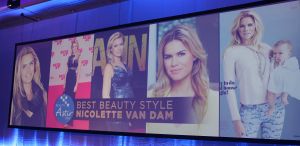 12-02-2015 SHOWBIZZ; FREDERIQUE VAN DER WAL EN NICOLETTE VAN DAM WINNEN BEIDE EEN BEAUTY AWARD. De Best Beauty Style Award 2014 is toegekend aan Nicolette van Dam vanwege haar stralende natural beauty ; de Best Beauty Icon Award, speciaal voor een beroemde beauty personality die al 30 jaar in het vak zit, is overhandigd aan een van de bekendste Nederlandse supermodels van de nineties: Frederique van der Wal.
Tijdens de feestelijke jubileumeditie in het Okura Hotel Amsterdam heeft presentatrice Vivian Reijs samen met BeautypersNL-voorzitter Anneloes Tas de awards uitgereikt aan de representatives van de winnende cosmeticabedrijven. Merken als Estee Lauder, Chloe, Eucerin, Dove en Guhl vielen in de prijzen, maar ook kleine, exclusieve merken als Guinot, Jo Malone en Absolution Creative Apothecary. Dit jaar werd voor het eerst ook een extra consumentenprijs uitgereikt, waarvoor via Facebook gestemd kon worden, aan de Beste Beauty Webshop van het jaar: Ici Paris XL.
foto; Albert den Iseger
