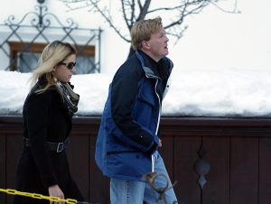 22-02-2003 KONINKLIJKHUIS: BEATRIX MAXIMA EN ALEX HEERLIJK OP SKIVAKANTIE IN LECH. Het Oostenrijkse Lech was weer de lokatie waar de leden van het Koningshuis van Nederland hun ski vakantie aan het vieren zijn. Nu waren er Alex en Maxima en Beatrix ze verbleven in het Hotel de Post.
Foto: Albert den Iseger.