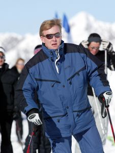 22-02-2003 KONINKLIJKHUIS: BEATRIX MAXIMA EN ALEX HEERLIJK OP SKIVAKANTIE IN LECH. Het Oostenrijkse Lech was weer de lokatie waar de leden van het Koningshuis van Nederland hun ski vakantie aan het vieren zijn. Nu waren er Alex en Maxima en Beatrix ze verbleven in het Hotel de Post.
Foto: Albert den Iseger.