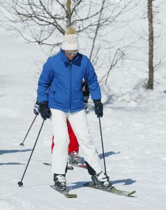 22-02-2003 KONINKLIJKHUIS: BEATRIX MAXIMA EN ALEX HEERLIJK OP SKIVAKANTIE IN LECH. Het Oostenrijkse Lech was weer de lokatie waar de leden van het Koningshuis van Nederland hun ski vakantie aan het vieren zijn. Nu waren er Alex en Maxima en Beatrix ze verbleven in het Hotel de Post.
Foto: Albert den Iseger.