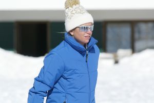 22-02-2003 KONINKLIJKHUIS: BEATRIX MAXIMA EN ALEX HEERLIJK OP SKIVAKANTIE IN LECH. Het Oostenrijkse Lech was weer de lokatie waar de leden van het Koningshuis van Nederland hun ski vakantie aan het vieren zijn. Nu waren er Alex en Maxima en Beatrix ze verbleven in het Hotel de Post.
Foto: Albert den Iseger.