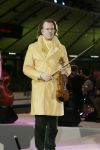 23-01-2006 SHOWBIZZ: TROS MUZIEKFEEST OP HET IJS IN HET THIALF TE HEERENVEEN.De grootste familie van Nederland wist alle grote namen weer naar Heerenveen te krijgen voor een spetterend optreden. Andre Rieu- Charlene- Djumbo,-Jannes-Jan Smit-Imca Marina-Top Stars-Marianne Weber-Wolter Kroes-BZN-Frans Bauer-Belle Perez-Koos Alberts en George Baker waren met schaatsen aanwezig voor een pracht avondje Tros muziek.
foto: Albert den Iseger.