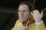 23-01-2006 SHOWBIZZ: TROS MUZIEKFEEST OP HET IJS IN HET THIALF TE HEERENVEEN.De grootste familie van Nederland wist alle grote namen weer naar Heerenveen te krijgen voor een spetterend optreden. Andre Rieu- Charlene- Djumbo,-Jannes-Jan Smit-Imca Marina-Top Stars-Marianne Weber-Wolter Kroes-BZN-Frans Bauer-Belle Perez-Koos Alberts en George Baker waren met schaatsen aanwezig voor een pracht avondje Tros muziek.
foto: Albert den Iseger.