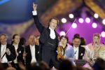 23-01-2006 SHOWBIZZ: TROS MUZIEKFEEST OP HET IJS IN HET THIALF TE HEERENVEEN.De grootste familie van Nederland wist alle grote namen weer naar Heerenveen te krijgen voor een spetterend optreden. Andre Rieu- Charlene- Djumbo,-Jannes-Jan Smit-Imca Marina-Top Stars-Marianne Weber-Wolter Kroes-BZN-Frans Bauer-Belle Perez-Koos Alberts en George Baker waren met schaatsen aanwezig voor een pracht avondje Tros muziek.
foto: Albert den Iseger.
