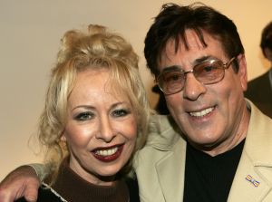 12-01-2006 SHOWBIZZ: PERS PRESENTATIE VAN HOTEL BIG BROTHER TE AALSMEER.Ze waren er allemaal Frank Awick,Viola Holt,Bart Spring in t Veld,Monique Sluyter,Bonnie St.Clair, Gert Timmerman.Kelly van der Veer en Caroline Tensen die het presenteert.
Foto: Albert den Iseger