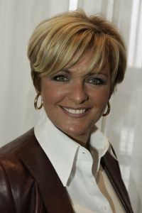 12-01-2006 SHOWBIZZ: PERS PRESENTATIE VAN HOTEL BIG BROTHER TE AALSMEER.Ze waren er allemaal Frank Awick,Viola Holt,Bart Spring in t Veld,Monique Sluyter,Bonnie St.Clair, Gert Timmerman.Kelly van der Veer en Caroline Tensen die het presenteert.
Foto: Albert den Iseger