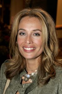 03-10-2004: SHOWBIZZ; FREDERIQUE VAN DER WAL LANCEERT TOP SHOP BOEK BIJ CHRISTIE\'S. Samen met Humberto Tan lanceerde Frederique het boek voor hard shoppers.
foto: Albert den Iseger.