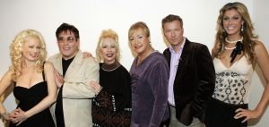 12-01-2006 SHOWBIZZ: PERS PRESENTATIE VAN HOTEL BIG BROTHER TE AALSMEER.Ze waren er allemaal Frank Awick,Viola Holt,Bart Spring in t Veld,Monique Sluyter,Bonnie St.Clair, Gert Timmerman.Kelly van der Veer en Caroline Tensen die het presenteert.
Foto: Albert den Iseger