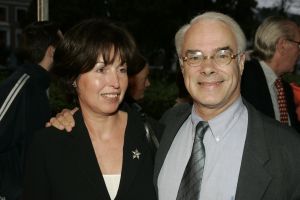 23-10-2004 SHOWBIZZ; GALA PREMIERE VAN DE  FILM  ELLIS IN GLAMOURLAND. Met Linda de Mol Joan Collins en Chris Tates, regie door Pieter Kramer,die bekend werd door de serie Ja Zuster Nee Zuster.
foto: Albert den Iseger.