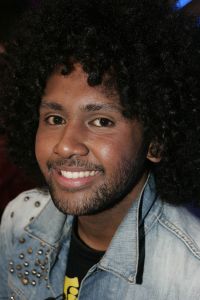 21-01-2006 SHOWBIZZ; VOOR CHRISTON IS IDOLS 2006 VOORBIJ. Christon kreeg vanavond de minste stemmen en kon zijn koffers pakken.Vanavond kregen niet drie maar vier idols een plaatsje op de  gevreesde krukken.Christon-Ellen-Aaron en Marescha. Nog acht idols zijn in de race namelijk Floortje-Aaron-Angelique-Raffaela-Harm-Marescha-Ellen en Serge. Opmerkelijk is de niet geslaagde combinatie van Martijn Krabbe en Chantal Janzen, er is totaal geen chemie tussen beide en een lachje is een zeldzaamheid in de live uitzending die elke zaterdag avond door meer dan 1.5 miljoen mensen word bekeken.
foto; Albert den Iseger.