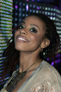 21-01-2006 SHOWBIZZ; VOOR CHRISTON IS IDOLS 2006 VOORBIJ. Christon kreeg vanavond de minste stemmen en kon zijn koffers pakken.Vanavond kregen niet drie maar vier idols een plaatsje op de  gevreesde krukken.Christon-Ellen-Aaron en Marescha. Nog acht idols zijn in de race namelijk Floortje-Aaron-Angelique-Raffaela-Harm-Marescha-Ellen en Serge. Opmerkelijk is de niet geslaagde combinatie van Martijn Krabbe en Chantal Janzen, er is totaal geen chemie tussen beide en een lachje is een zeldzaamheid in de live uitzending die elke zaterdag avond door meer dan 1.5 miljoen mensen word bekeken.
foto; Albert den Iseger.