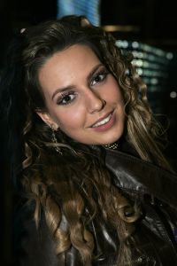21-01-2006 SHOWBIZZ; VOOR CHRISTON IS IDOLS 2006 VOORBIJ. Christon kreeg vanavond de minste stemmen en kon zijn koffers pakken.Vanavond kregen niet drie maar vier idols een plaatsje op de  gevreesde krukken.Christon-Ellen-Aaron en Marescha. Nog acht idols zijn in de race namelijk Floortje-Aaron-Angelique-Raffaela-Harm-Marescha-Ellen en Serge. Opmerkelijk is de niet geslaagde combinatie van Martijn Krabbe en Chantal Janzen, er is totaal geen chemie tussen beide en een lachje is een zeldzaamheid in de live uitzending die elke zaterdag avond door meer dan 1.5 miljoen mensen word bekeken.
foto; Albert den Iseger.