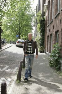 11-04-2005 SHOWBIZZ; JIM BAKKUM NEEMT IN AMSTERDAM VIDEO CLIP OP. Jim Bakkum is op dit moment bezig om in Amsterdam een nieuwe video clip op te nemen. Broer Danny en de vader van Jim waren ook aanwezig.
Foto: Albert den Iseger