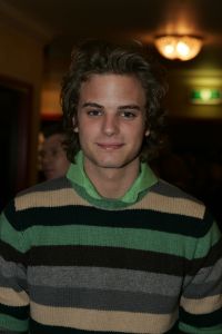 19-01-2006 SHOWBIZZ; GEELS NIEUWJAARSPARTY WEER EEN DAVEREND SUCCES. Vele artiesten waren weer aanwezig op de Geels nieuwjaarsparty in de gezellige Bobsaloon te Uitgeest. Awards waren er o.a. voor Marco Borsato_Jim Bakkum en Julie Fryer_ Jan Smit_Thomas Berge_Gerard Joling en Gordon_Lieke van Lexmond en vele anderen. Al weer 24 jaar de Geels populairiteits awards in Noord Holland, het begint echt een must te worden bij de vele artiesten om hierbij aanwezig te zijn.
foto: Albert den Iseger.