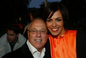23-10-2004 SHOWBIZZ; GALA PREMIERE VAN DE  FILM  ELLIS IN GLAMOURLAND. Met Linda de Mol Joan Collins en Chris Tates, regie door Pieter Kramer,die bekend werd door de serie Ja Zuster Nee Zuster.
foto: Albert den Iseger.