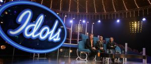 21-01-2006 SHOWBIZZ; VOOR CHRISTON IS IDOLS 2006 VOORBIJ. Christon kreeg vanavond de minste stemmen en kon zijn koffers pakken.Vanavond kregen niet drie maar vier idols een plaatsje op de  gevreesde krukken.Christon-Ellen-Aaron en Marescha. Nog acht idols zijn in de race namelijk Floortje-Aaron-Angelique-Raffaela-Harm-Marescha-Ellen en Serge. Opmerkelijk is de niet geslaagde combinatie van Martijn Krabbe en Chantal Janzen, er is totaal geen chemie tussen beide en een lachje is een zeldzaamheid in de live uitzending die elke zaterdag avond door meer dan 1.5 miljoen mensen word bekeken.
foto; Albert den Iseger.