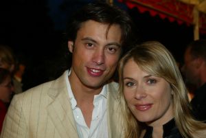 23-10-2004 SHOWBIZZ; GALA PREMIERE VAN DE  FILM  ELLIS IN GLAMOURLAND. Met Linda de Mol Joan Collins en Chris Tates, regie door Pieter Kramer,die bekend werd door de serie Ja Zuster Nee Zuster.
foto: Albert den Iseger.