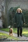 25-01-2006 SHOWBIZZ; LEONTIEN CEULEMANS LEEFT EIGEN LEVEN IN DE ANONIMITEIT. Zij was de eerste presentatrice van het jeugdjournaal dat 5 januari 1981 van start ging, zij was daar 3 jaar werkzaam. Speelde in GTST en diverse andere tv series. Zij stond op de cover vande Veronica gids in 1977 en sierde de cover van Playboy in februari 1991. Nu woont zij alleen en leeft een teruggetrokken leven, weg van alle publiciteit en aandacht.
Ook was zij de grote afwezige op het feest van 50 jarige journaal. Ik zocht haar eens op.
foto: Albert den Iseger.